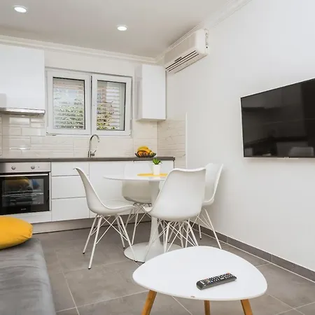 Petrusic Apartment *