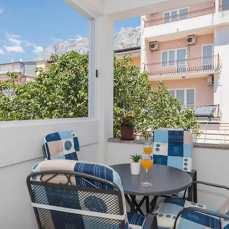 Petrusic Apartment Makarska