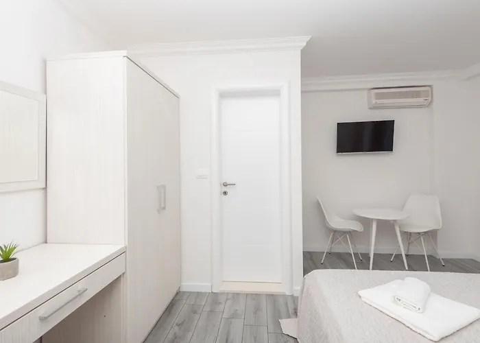 Апартаменти Petrusic