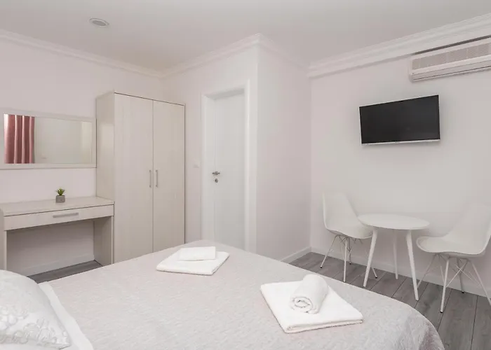 Petrusic Апартаменти Макарська