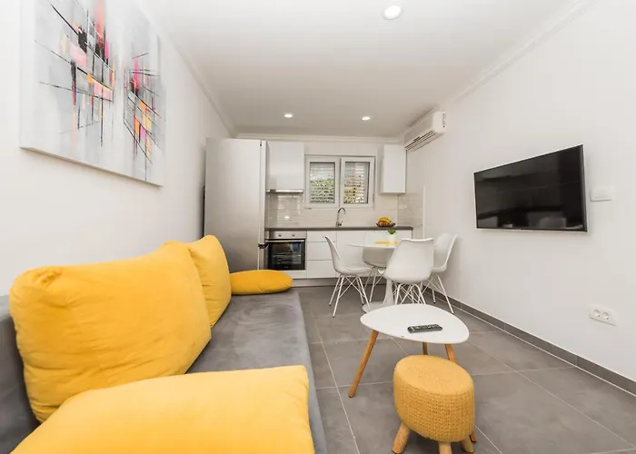 Апартаменти Petrusic *